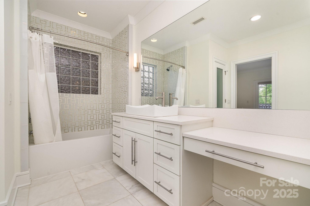 1665 Sterling Rd Charlotte, NC 28209