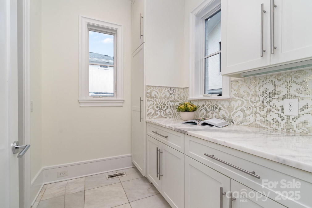 1665 Sterling Rd Charlotte, NC 28209