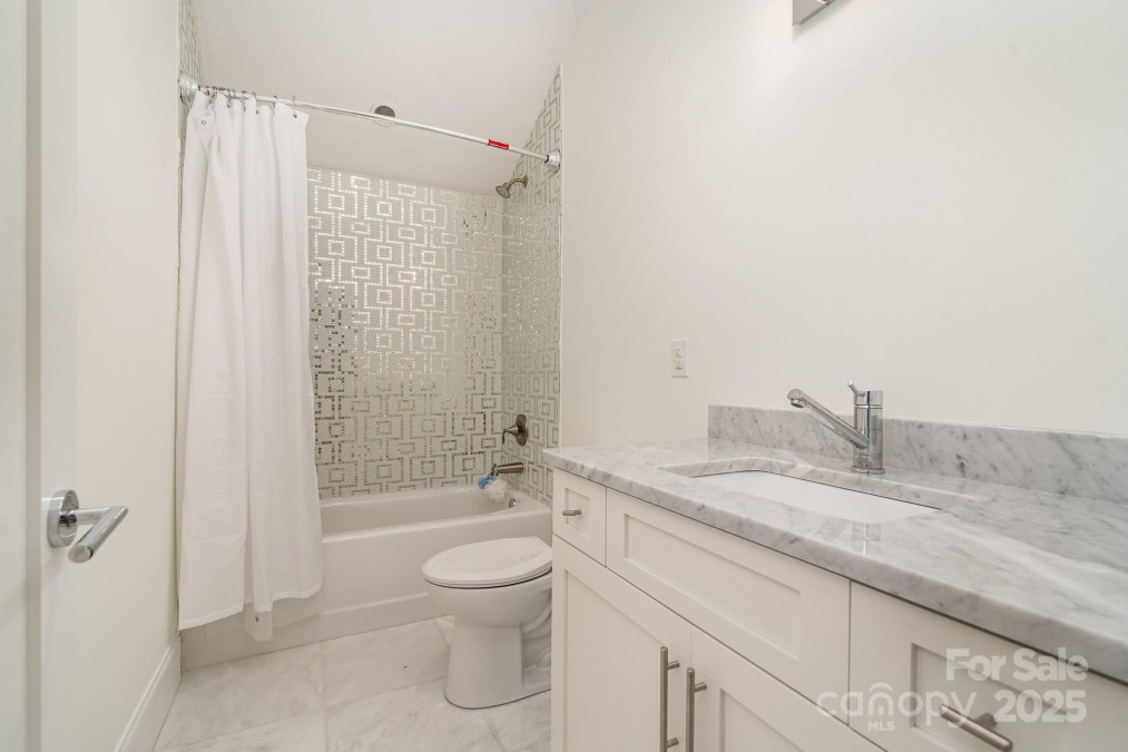 1665 Sterling Rd Charlotte, NC 28209