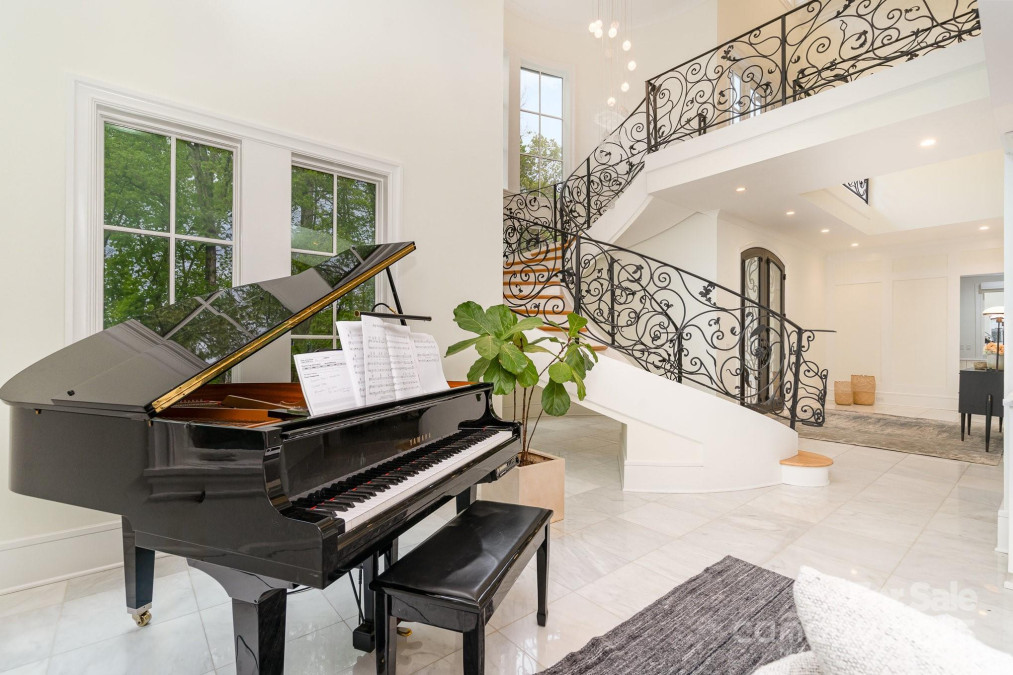 1665 Sterling Rd Charlotte, NC 28209