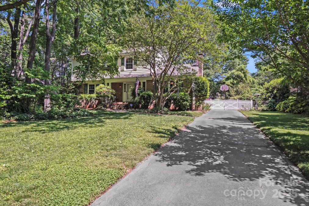 1327 Cedarwood Ln Charlotte, NC 28212