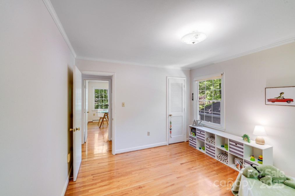 1327 Cedarwood Ln Charlotte, NC 28212