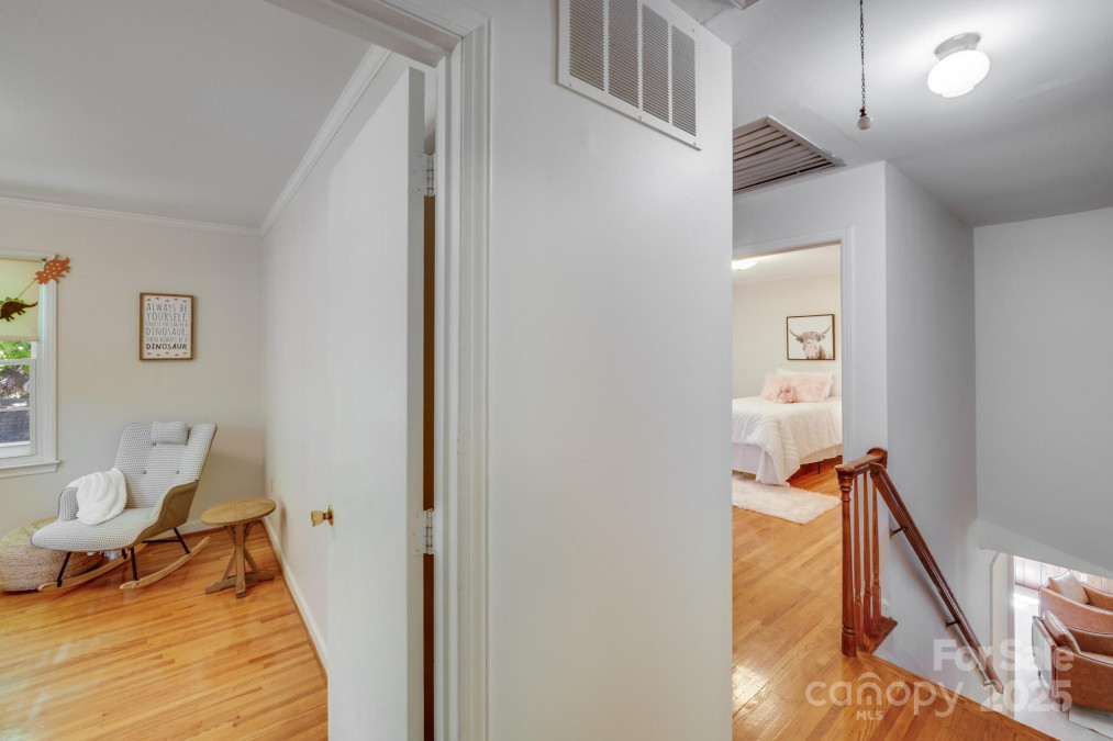 1327 Cedarwood Ln Charlotte, NC 28212