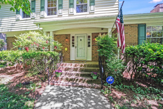 1327 Cedarwood Ln Charlotte, NC 28212