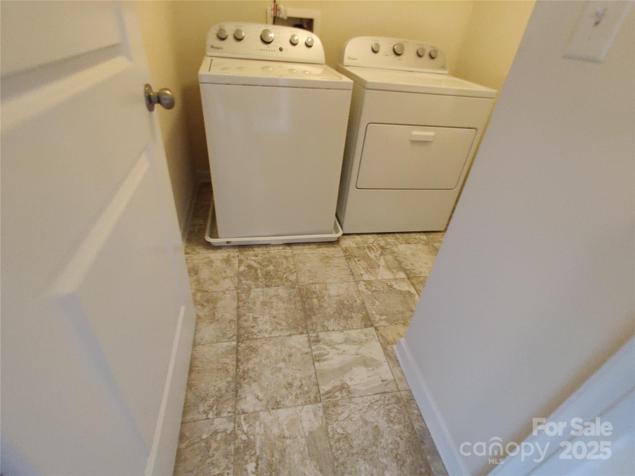 11148 Kanturk Ct Charlotte, NC 28213
