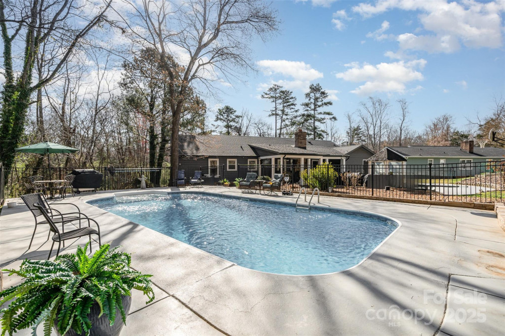 9401 Elvis Dr Charlotte, NC 28215