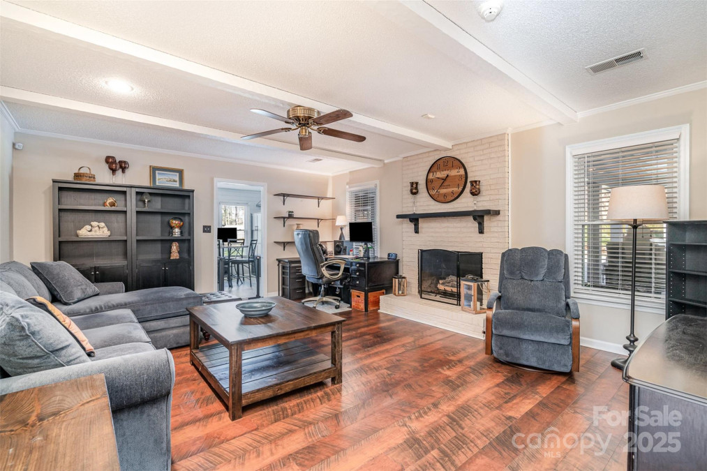 9401 Elvis Dr Charlotte, NC 28215