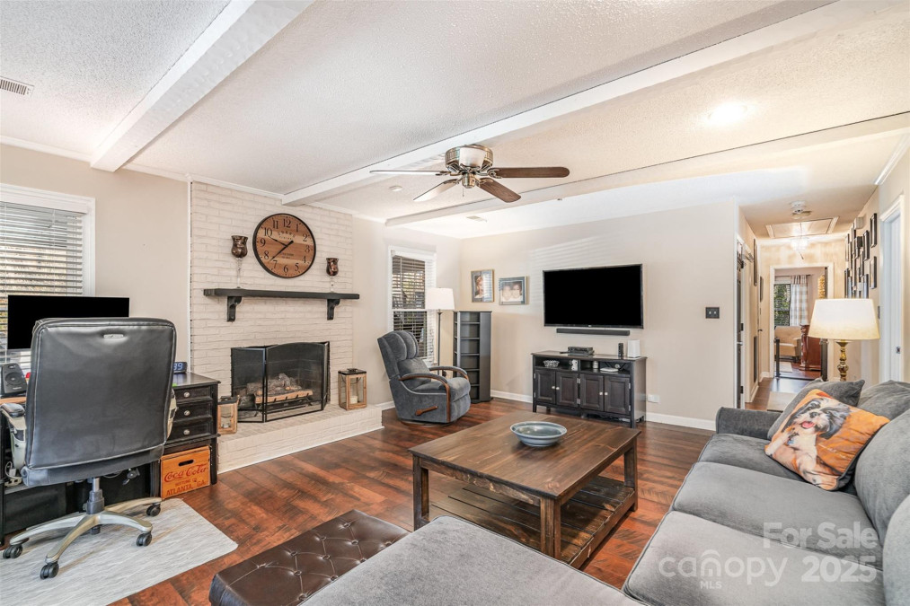 9401 Elvis Dr Charlotte, NC 28215
