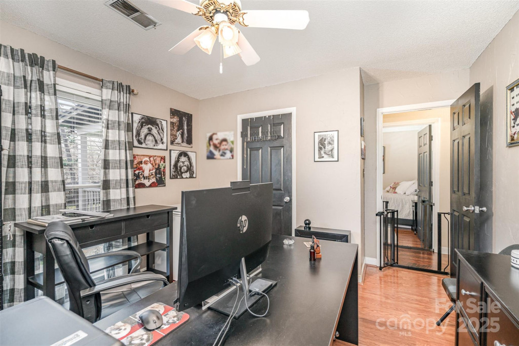 9401 Elvis Dr Charlotte, NC 28215