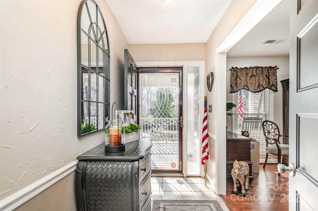 9401 Elvis Dr Charlotte, NC 28215