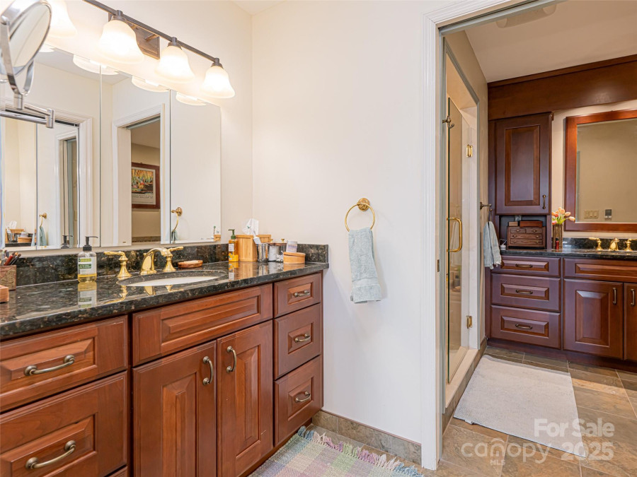 5 Ridge Ter Asheville, NC 28804