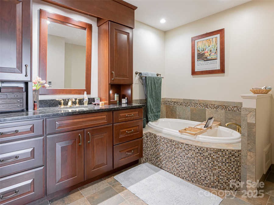5 Ridge Ter Asheville, NC 28804