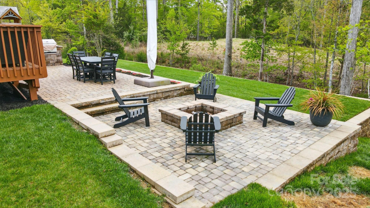 5140 Oak Grove Pl Waxhaw, NC 28173