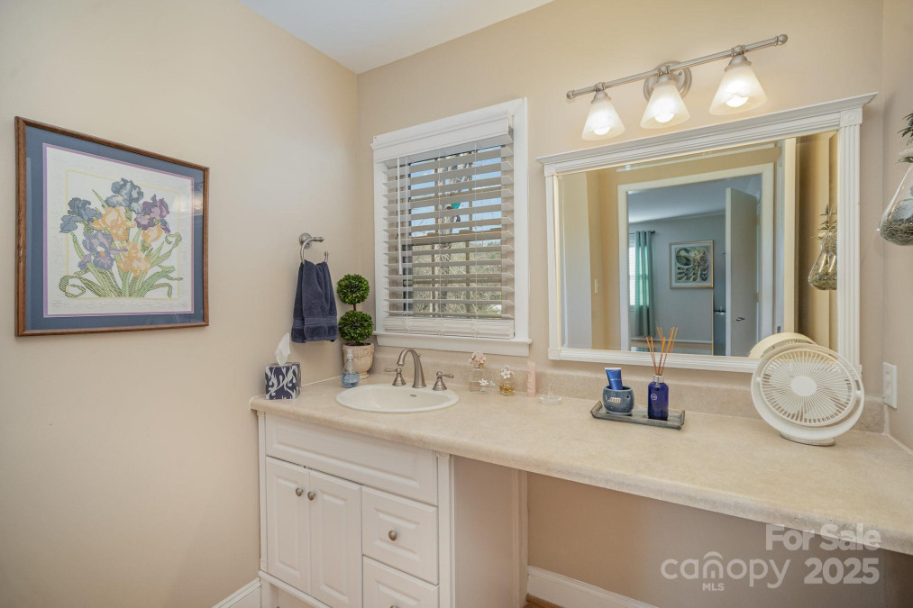 15920 Fieldstone Dr Matthews, NC 28104