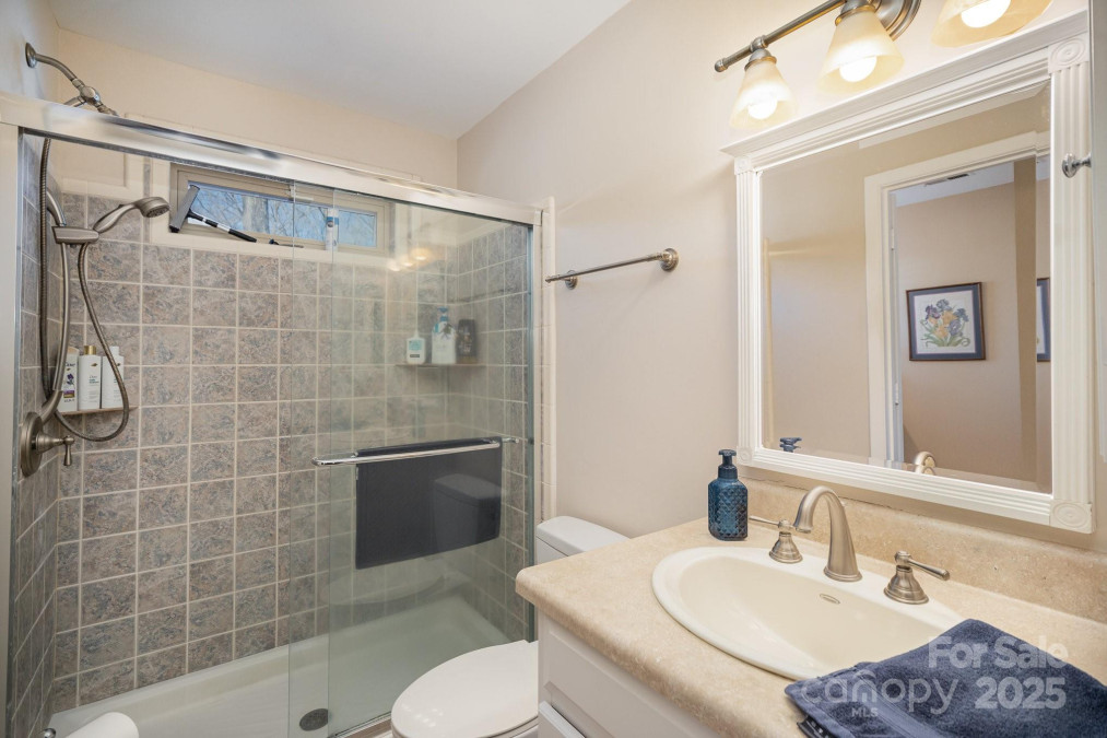 15920 Fieldstone Dr Matthews, NC 28104