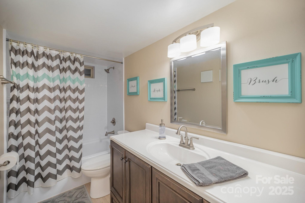 15920 Fieldstone Dr Matthews, NC 28104
