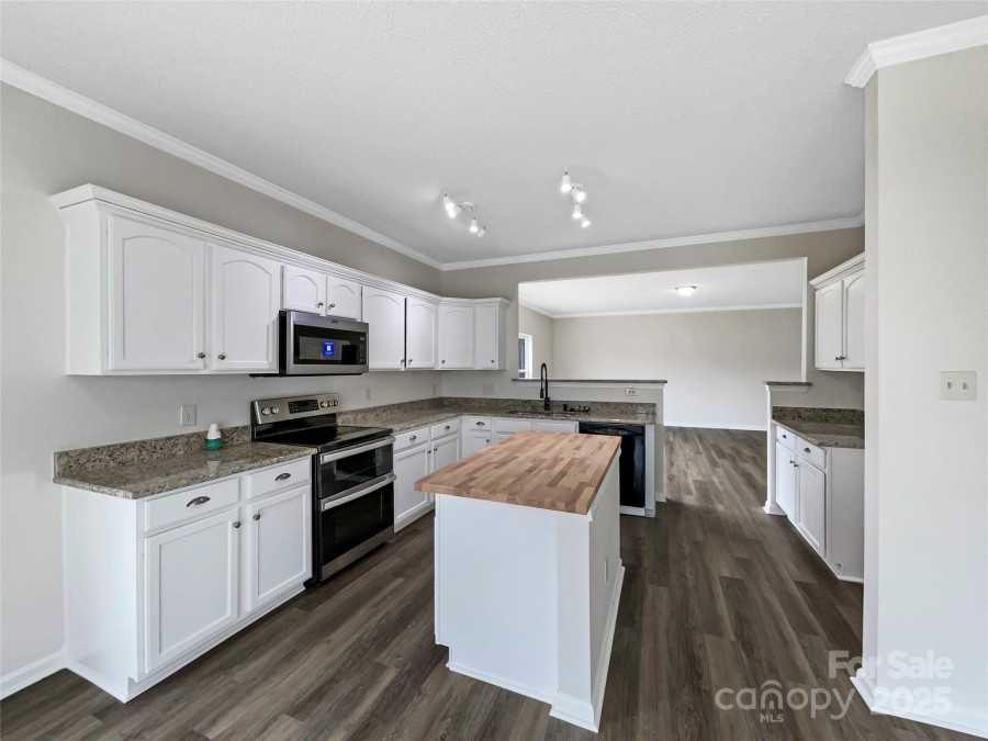 722 Ladino Ln Clover, SC 29710