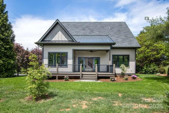 19 Fairway Falls Rd Mills River, NC 28759