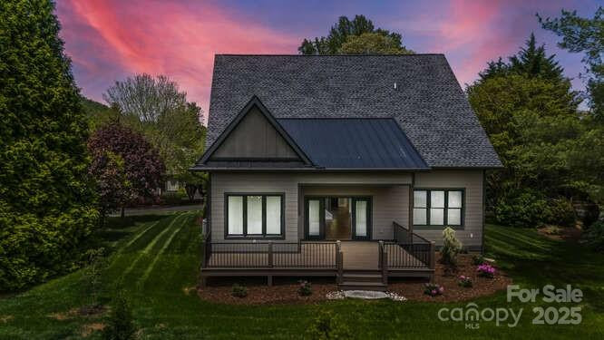 19 Fairway Falls Rd Mills River, NC 28759