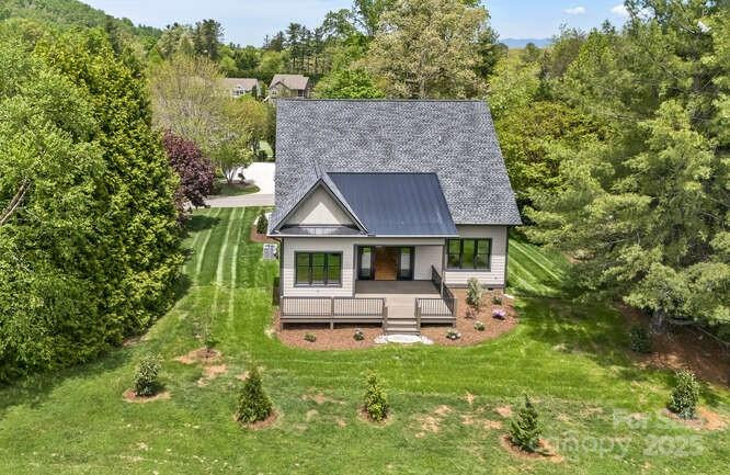 19 Fairway Falls Rd Mills River, NC 28759
