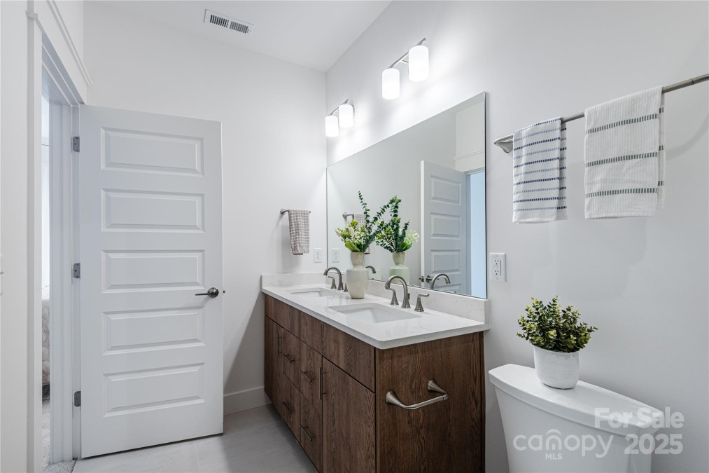 155 Collin Pl Asheville, NC 28804