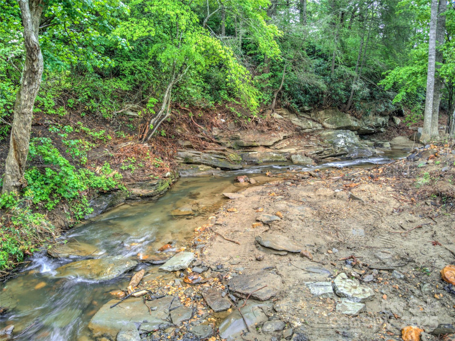 731 Old Fort Rd Fairview, NC 28730