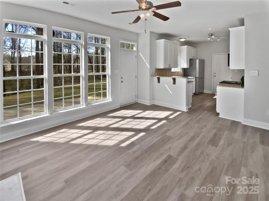 9832 Veronica Dr Charlotte, NC 28215