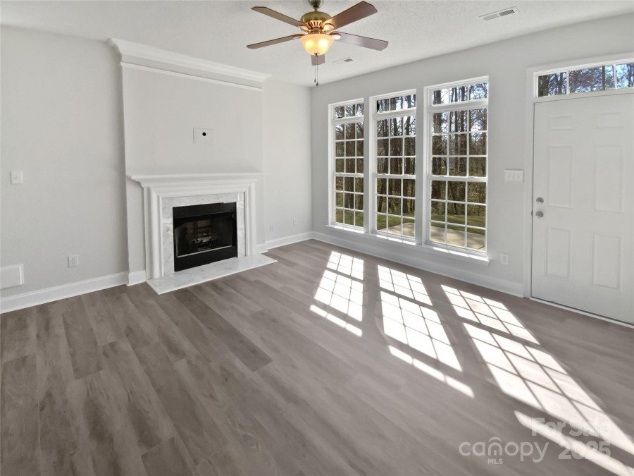 9832 Veronica Dr Charlotte, NC 28215