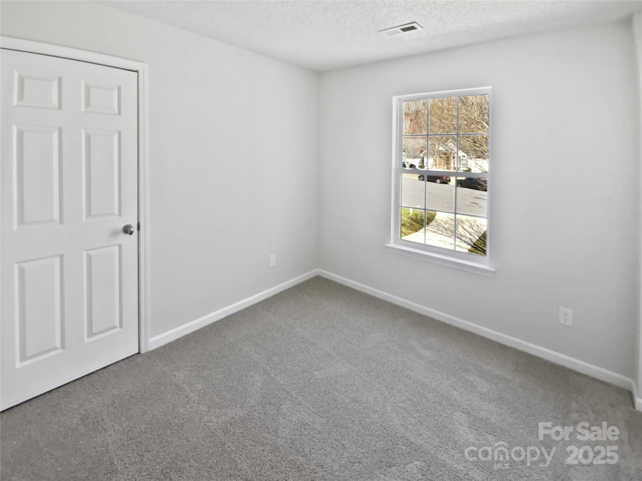 9832 Veronica Dr Charlotte, NC 28215