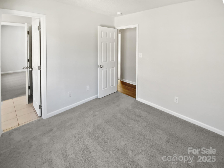 9832 Veronica Dr Charlotte, NC 28215