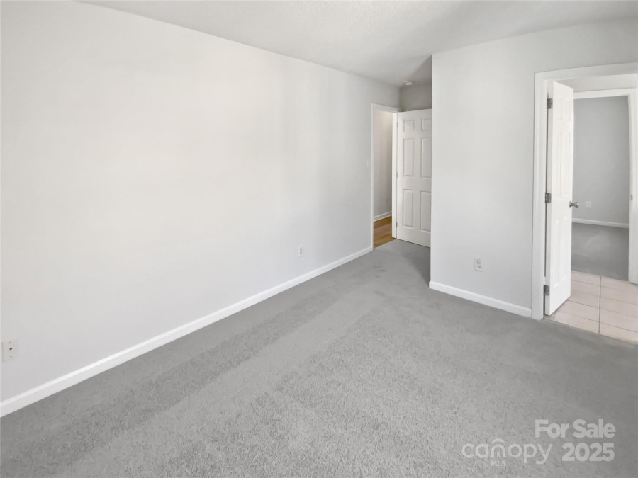 9832 Veronica Dr Charlotte, NC 28215