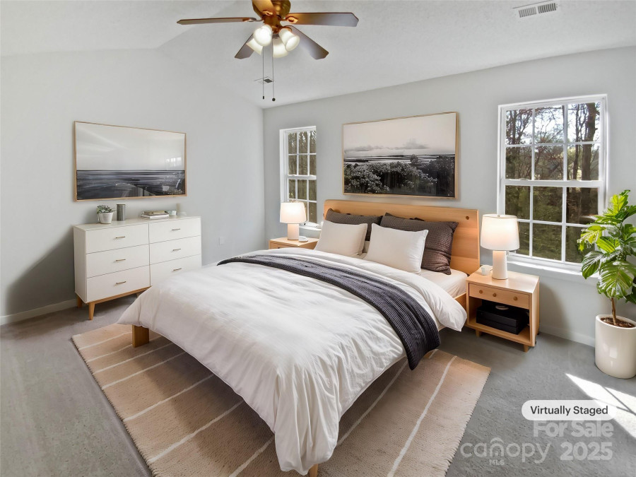 9832 Veronica Dr Charlotte, NC 28215