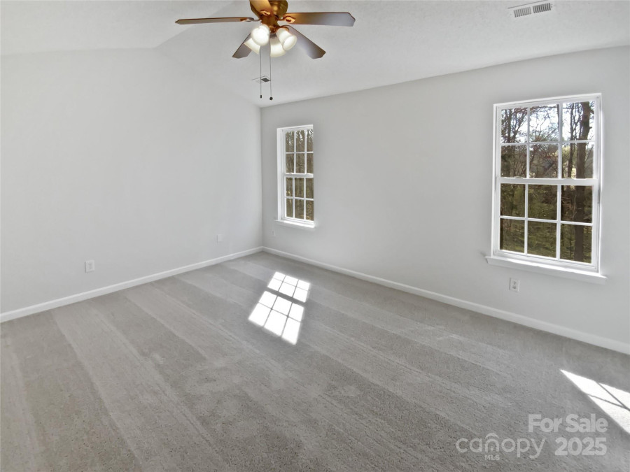 9832 Veronica Dr Charlotte, NC 28215