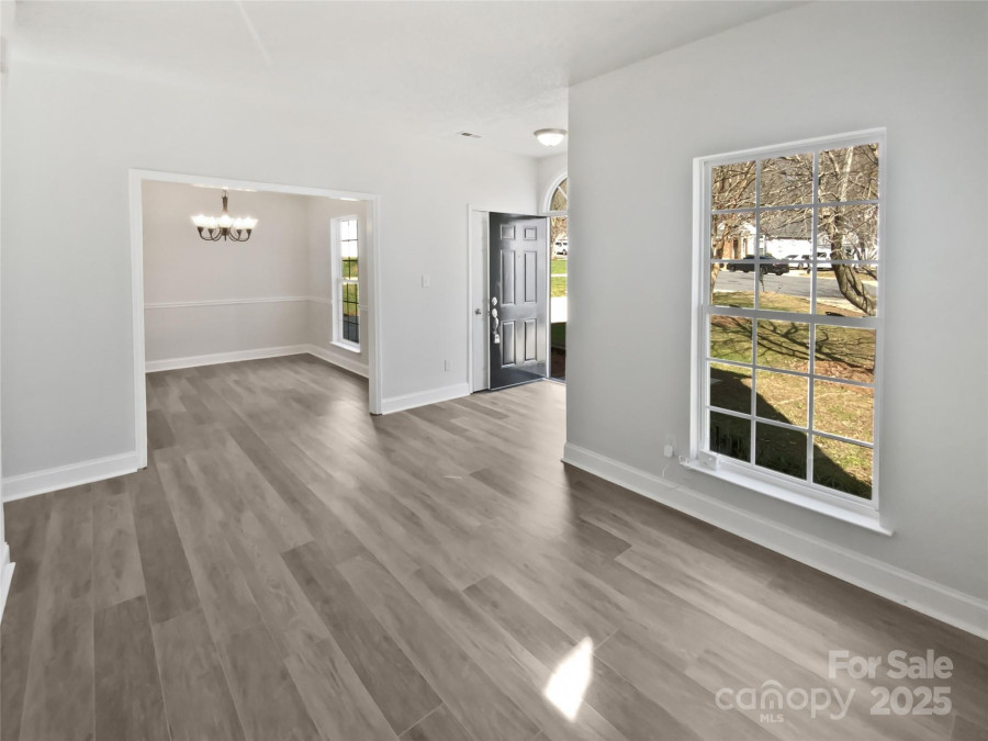 9832 Veronica Dr Charlotte, NC 28215
