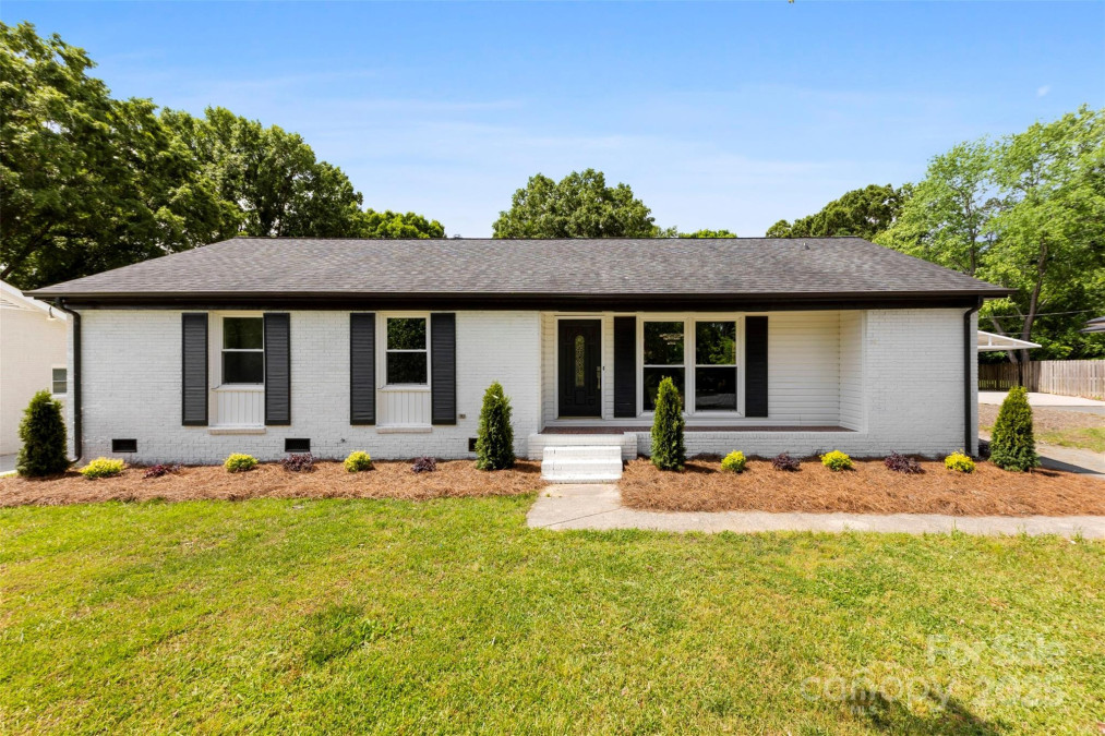 1316 Fox Run Dr Charlotte, NC 28212
