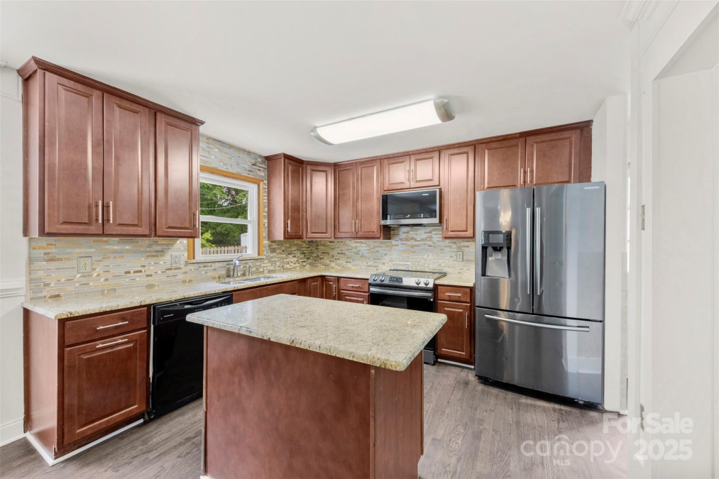 1316 Fox Run Dr Charlotte, NC 28212