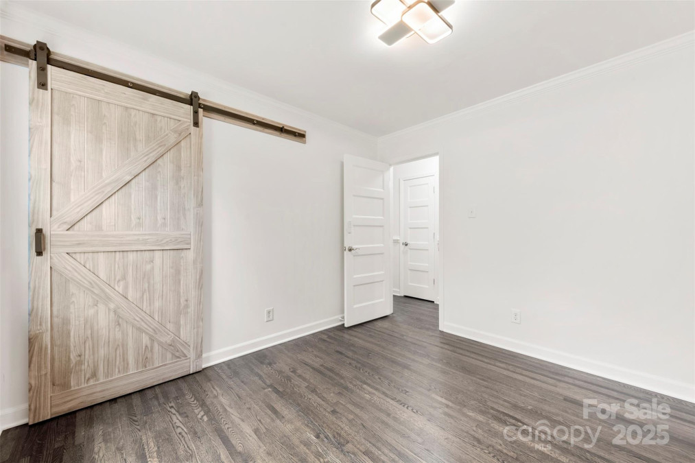 1316 Fox Run Dr Charlotte, NC 28212