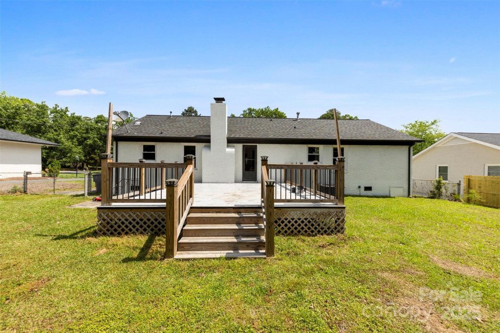 1316 Fox Run Dr Charlotte, NC 28212