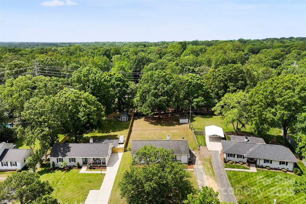 1316 Fox Run Dr Charlotte, NC 28212