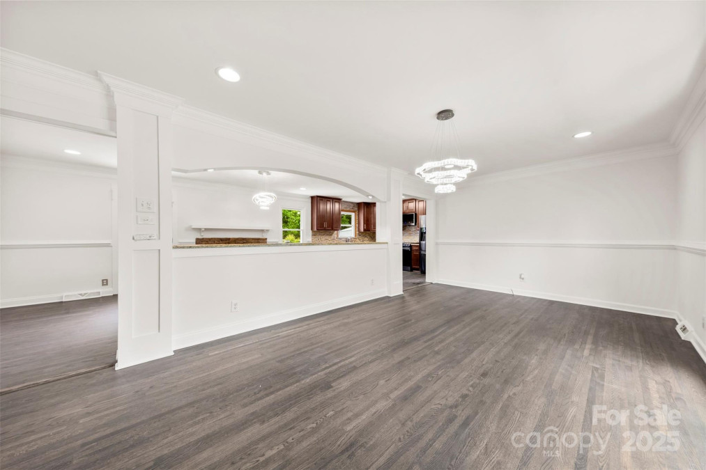 1316 Fox Run Dr Charlotte, NC 28212