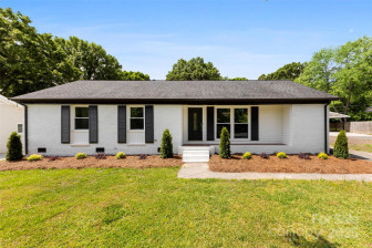 1316 Fox Run Dr Charlotte, NC 28212