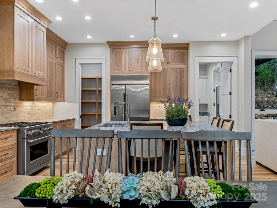 435 Barrington Dr Asheville, NC 28803