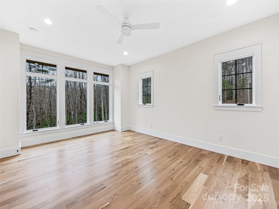 435 Barrington Dr Asheville, NC 28803