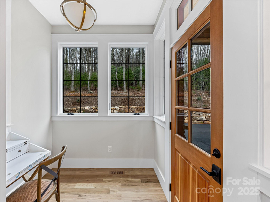 435 Barrington Dr Asheville, NC 28803