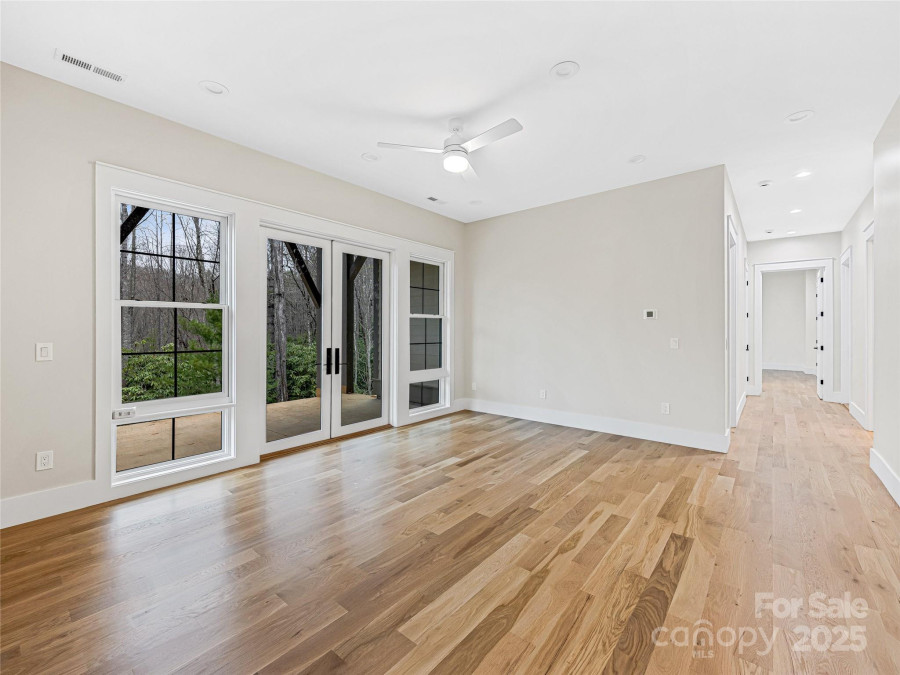 435 Barrington Dr Asheville, NC 28803