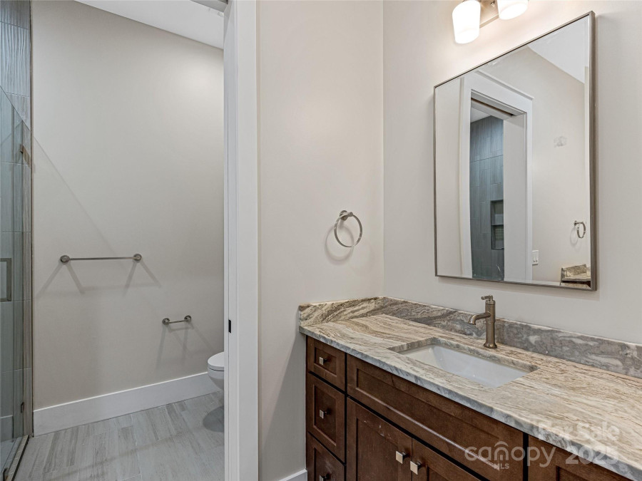 435 Barrington Dr Asheville, NC 28803