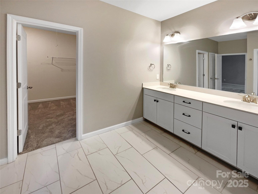 8212 Merryvale Ln Charlotte, NC 28214