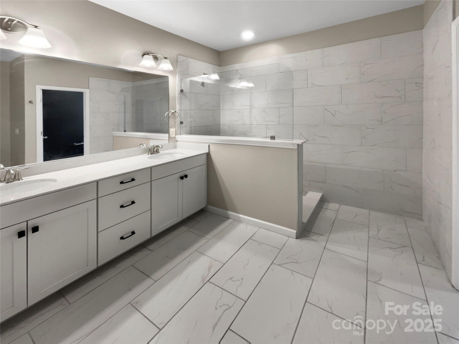 8212 Merryvale Ln Charlotte, NC 28214