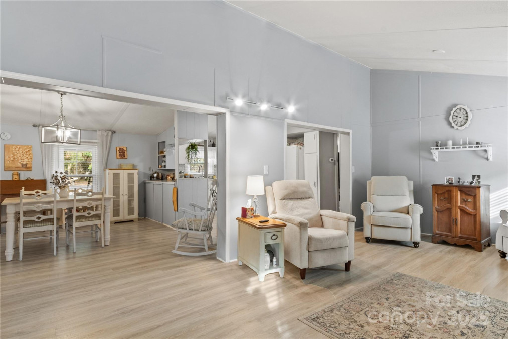 491 Lance Ave Hot Springs, NC 28743