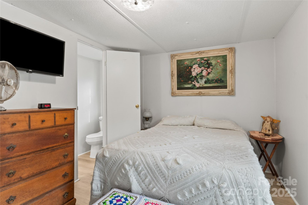 491 Lance Ave Hot Springs, NC 28743